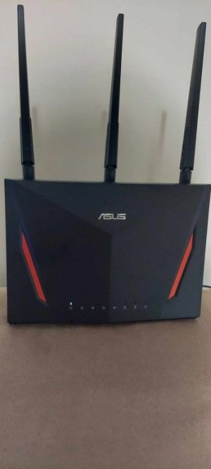 Asus RT-AC86U 1.jpg