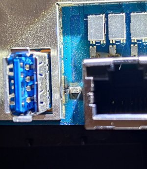 20240212_RT-AX86U_WAN_Resistor.jpg