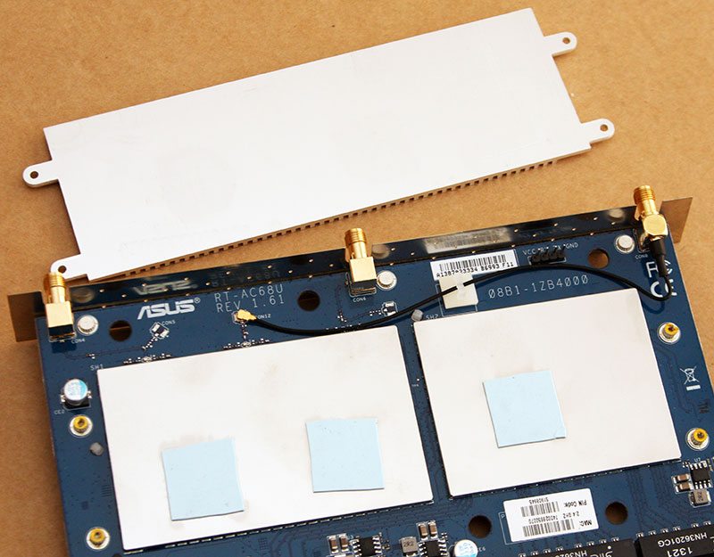 Asus_RT-AC68U_HeatsinkFront.jpg