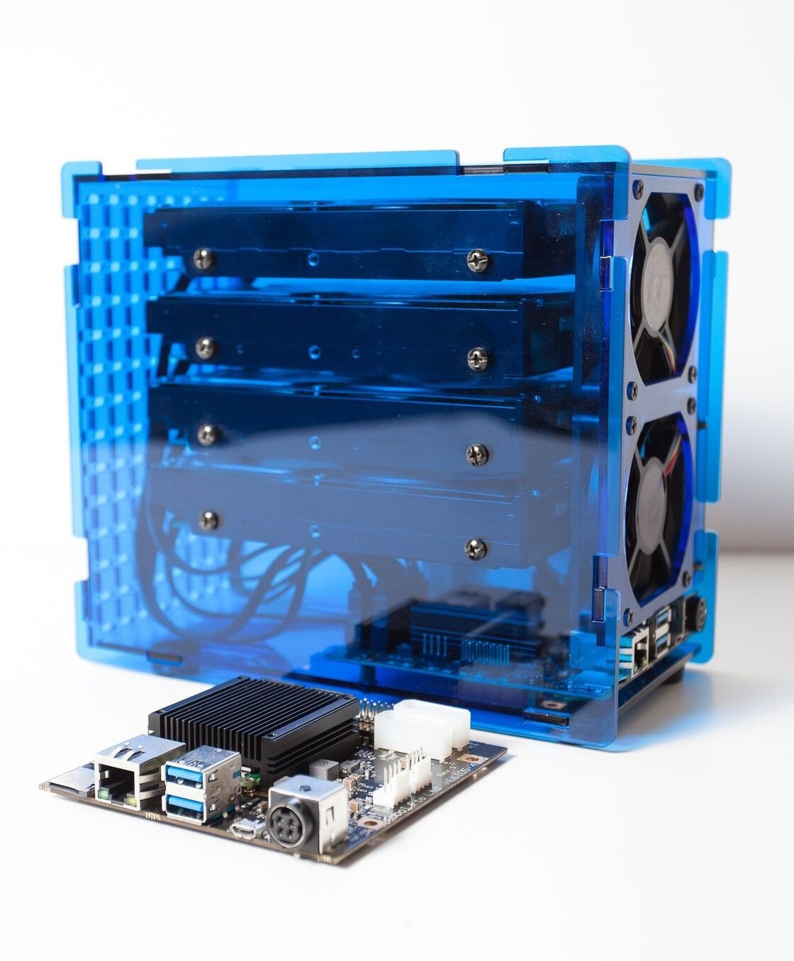 helios4_board_and_case.jpg